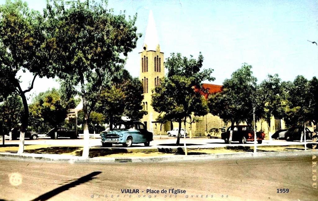 Vialar - Place de l'Eglise - 1959.jpg